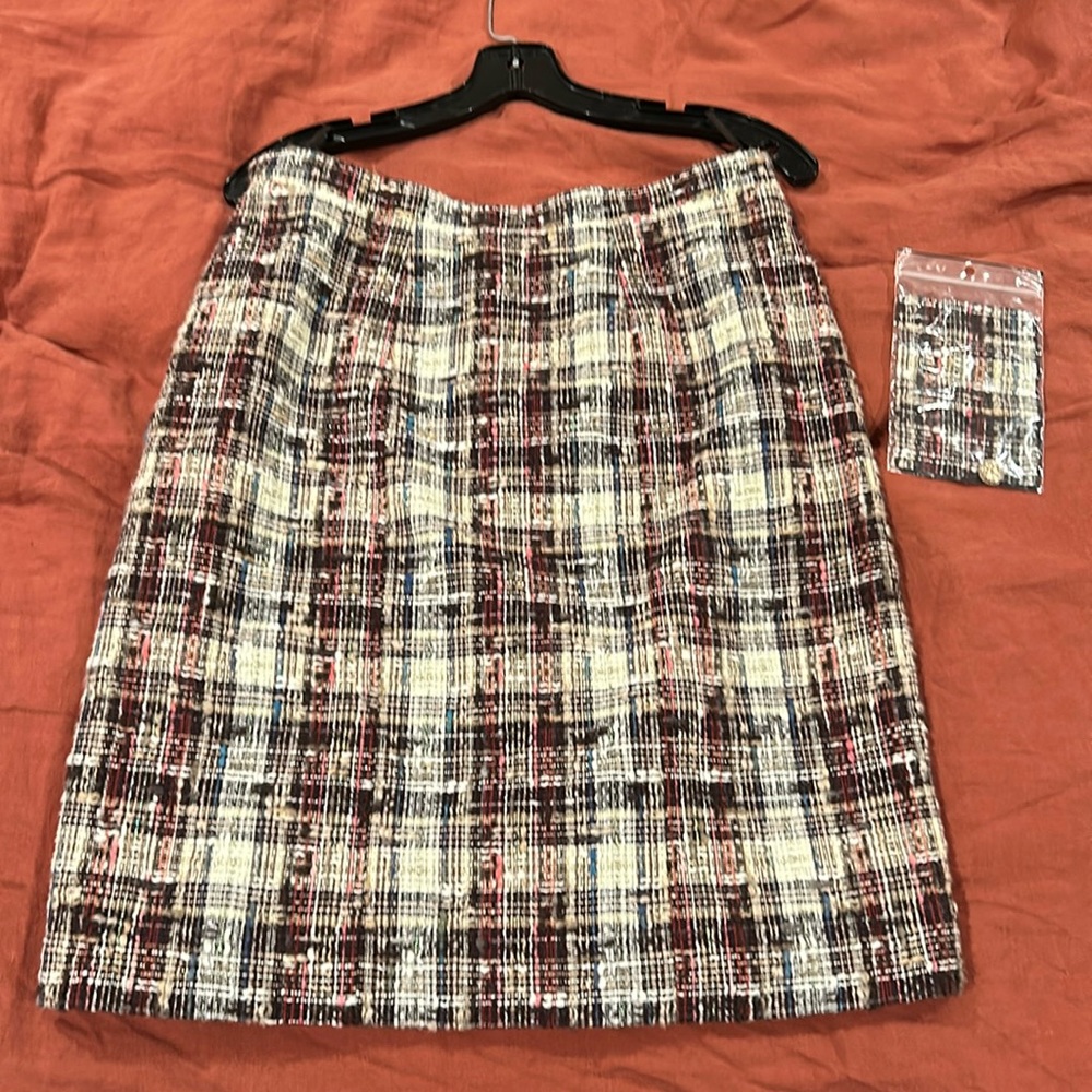 Chanel Skirt Size 42 (10) With Extra Fabric and Button